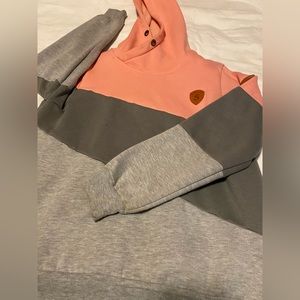 Desayor 5 woman’s hoodie